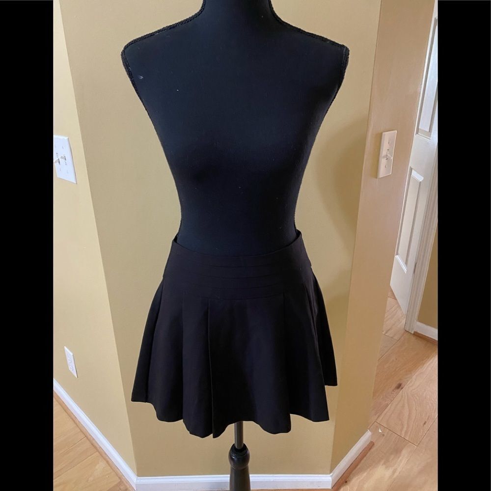 Forever 21 Black Pleated Mini Skirt Size Small